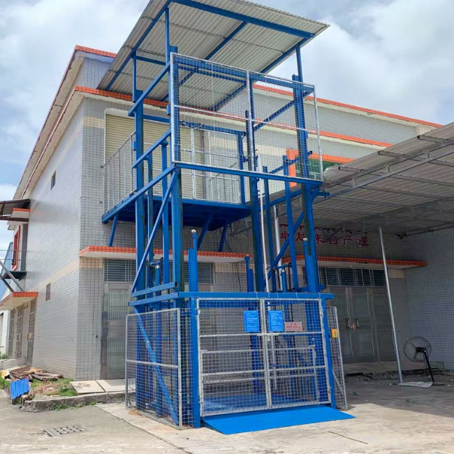 孝感建材厂室外升降货梯安装